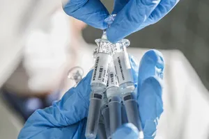 Những liều vaccine ngừa COVID-19 thử nghiệm do công ty Sinovac (Trung Quốc) phát triển. Ảnh: TÂN HOA XÃ