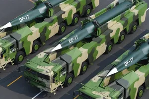 "Thiết bị lướt" DF-17 là một trong những vũ khí vượt siêu thanh của Trung Quốc. Ảnh: TÂN HOA XÃ