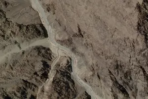 Ảnh vệ tinh chụp ngày 16-6 cho thấy cả Trung Quốc và Ấn Độ đang tăng cường quân tới khu vực biên giới tranh chấp. Ảnh: AFP