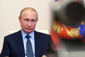 Tổng thống Nga Vladimir Putin trả lời phỏng vấn truyền hình Nga ngày 20-6. Ảnh: SPUTNIK