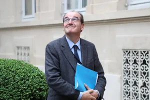 Ông Jean Castex trong một cuộc họp báo về tình hình COVID-19 ở Pháp hồi tháng 4-2020. Ảnh: AFP