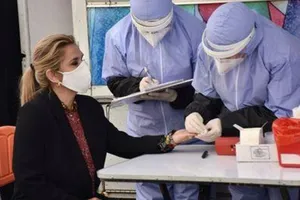 Thêm một tổng thống nhiễm COVID-19