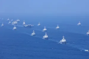 Tàu sân bay Liêu Ninh, tàu ngầm và máy bay chiến đấu Trung Quốc tại Biển Đông, ngày 12 tháng 4 năm 2018. Ảnh:TÂN HOA XÃ