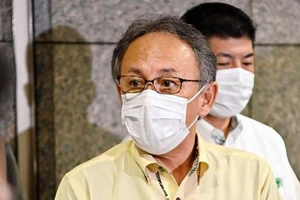 Thống đốc tỉnh Okinawa, ông Denny Tamaki trong cuộc họp ngày tại Tokyo ngày 15-7. ẢNH: Ren Onuma/Kyodo News/ABC.