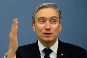 Ngoại trưởng Canada, ông Francois-Philippe Champagne tại cuộc họp báo ở Riga, Latvia vào tháng 3. ẢNH: REUTERS/Ints Kalnins