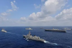 Tàu chiến Mỹ, Ấn Độ, Nhật và Philippines tập trận chung ở khu vực Tây Thái Bình Dương vào tháng 2-2019. Ảnh: REUTERS