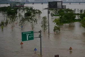 Hàn Quốc: Mưa lớn làm 13 người chết, hơn 1.000 người sơ tán