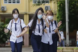 “Thi xong rồi...xõa thôi!“