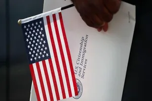 Số lượng người Mỹ từ bỏ quốc tịch cao kỷ lục trong sáu tháng đầu năm nay. Ảnh: CNN