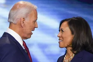 Bộ đôi tranh cử tổng thống bên đảng Dân chủ: ông Biden và bà Harris.