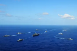 Tàu chiến Mỹ, Nhật và Úc tiến hành tập trận chung ở biển Philippines vào tháng 7. Ảnh: REUTERS