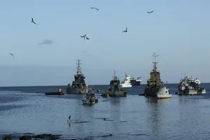 Tàu đánh bắt cá Trung Quốc ở ngoài vùng biển gần quần đảo Galapagos.