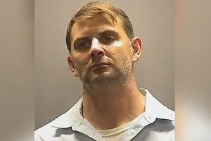 Cựu đặc nhiệm Mỹ Peter Rafael Dzibinski Debbins bị bắt vì làm gián điệp cho Nga.