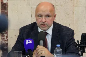 Phó Giám đốc chuyên môn Bệnh viện cấp cứu số 1 của TP Omsk, ông Anatoly Kalinichenko. Ảnh: TASS