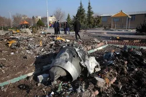 Mảnh vỡ của máy bay Boeing 737 thuộc hãng Hàng không quốc tế Ukraine bị rơi ở Iran.