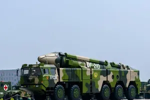 Tên lửa DF-21D của Trung Quốc được mệnh danh là sát thủ diệt tàu sân bay. 