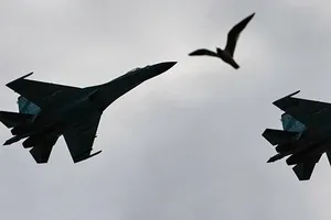 Nga điều tám máy bay tiêm kích chặn máy bay ném bom Mỹ ở biển Đen.