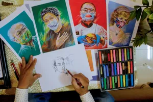 Từ công nương Diana đến nghệ sĩ Việt...ai cũng mang khẩu trang