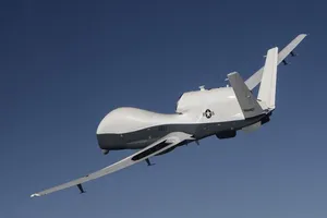 Máy bay trinh sát không người lái MQ-4C Triton. 