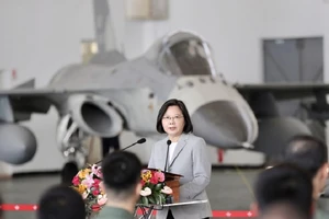 Bà Thái Anh Văn phát biểu hôm 22-9 tại căn cứ không quân Mã Công, Bành Hồ. Ảnh: CNA