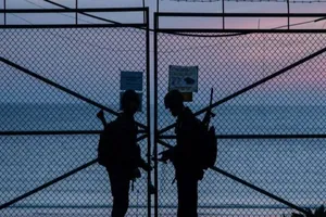 An ninh được thắt chặt trên hòn đảo Yeonpyeong do Hàn Quốc kiểm soát gần vùng biển Hoàng Hải.