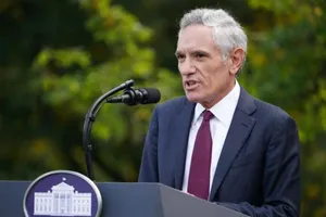 Cố vấn của Tổng thống Mỹ Donald Trump - Tiến sĩ Scott Atlas họp báo tại Nhà Trắng hôm 28-9.