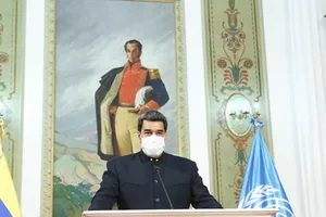 Tổng thống Venezuela Nicolas Maduro đeo khẩu trang và phát biểu tại cuộc họp trực tuyến với Liên Hợp Quốc.