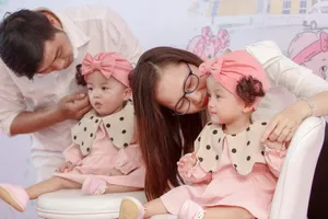 Ngắm Song Nhi vui vẻ đáng yêu trong ngày xuất viện