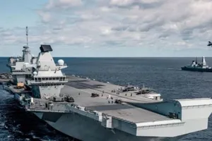 Tàu sân bay HMS Queen Elizabeth. Ảnh: PA