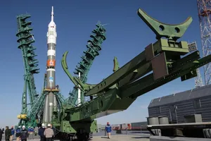Tàu vũ trụ Soyuz MS-17 được đưa vào bệ phóng. Ảnh: ROSCOSMOS/SPUTNIK