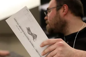 FBI cảnh báo tin tặc đã truy cập được vào hệ thống bầu cử Mỹ. Ảnh: FOX NEWS