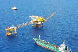 Philippines, Trung Quốc đàm phán khai thác dầu khí chung tại Biển Đông. Ảnh: ​BUSINESSWORLD