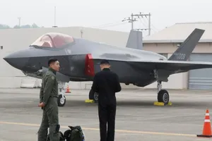 Một máy bay chiến đấu tàng hình F-35A tại căn cứ không quân Daegu, Hàn Quốc. Ảnh: REUTERS