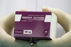 Thuốc ông Trump từng dùng được FDA cấp phép điều trị COVID-19