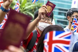 Anh thông báo loại thị thực đặc biệt giúp những người Hong Kong sở hữu hộ chiếu BNO có thể trở thành công dân Anh. Ảnh: NORA TAM