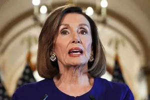Bà Pelosi sẽ là tân tổng thống nếu ông Trump và ông Biden hòa?