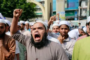 Dân Hồi giáo biểu tình chống ông Macron vụ 'thầy giáo Pháp'