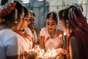 Ấn Độ dùng đèn phân bò để tẩy chay hàng Trung Quốc