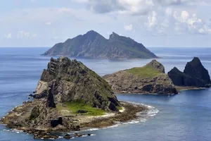 Điều 5 của Hiệp ước An ninh Mỹ-Nhật quy định rằng Mỹ có nghĩa vụ bảo vệ Nhật nếu lãnh thổ nước này bị tấn công. Ảnh: KYODO 