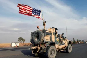 Một đoàn xe quân đội Mỹ được nhìn thấy sau khi rút khỏi miền bắc Syria vào ngày 21-10-2019.