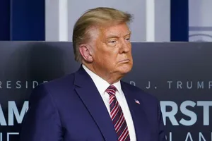 Mải lo kiện ông Biden, giờ đến lượt chính ông Trump bị kiện