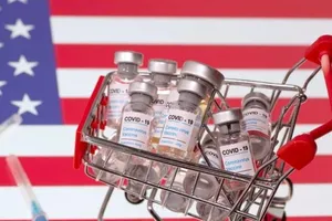 Hai loại vaccine COVID-19 của Mỹ dự kiến được đưa vào sử dụng vào tuần tới. Ảnh: REUTERS