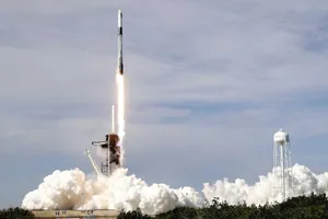 Tàu vũ trụ Dragon được phóng bởi tên lửa Falcon 9. Ảnh: SOUTH CHINA MORNING POST