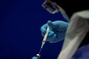 Vaccine COVID-19 khó đến tay nhóm quốc gia nghèo