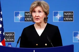 Đại sứ Mỹ tại NATO Kay Bailey Hutchison.