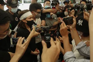 Việt Hương xin giữ yên tĩnh khi viếng nghệ sĩ Chí Tài