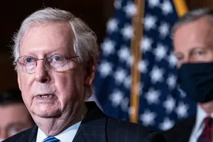 Thượng nghị sĩ Mitch McConnell phát biểu trước Thượng viện hôm 15-12. Ảnh: REUTERS