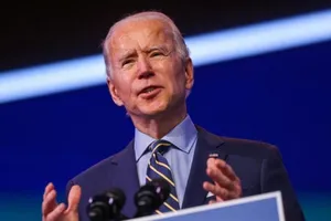Tổng thống tân cử Mỹ Joe Biden phát biểu hôm 28-12 tại văn phòng nhóm chuyển tiếp quyền lực. Ảnh: REUTERS