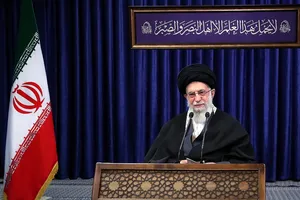 Lãnh tụ tối cao Iran, Đại giáo chủ Ali Khamenei phát biểu trên truyền hình nước này trong ngày 8-1. Ảnh: AP