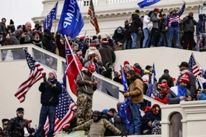 Trung Quốc được gì nếu Mỹ tiếp tục hỗn loạn?